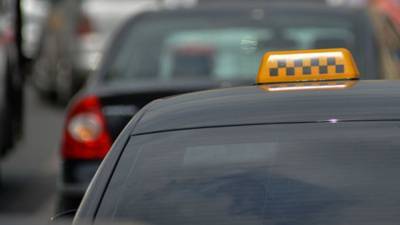 Правила приема таксистов на работу предложили ужесточить в РФ