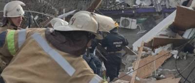 В Киеве взорвался дом, спасатели ищут людей под завалами