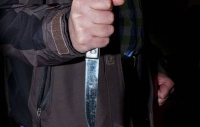 В Смоленске мужчина подшофе набросился с ножом на знакомого