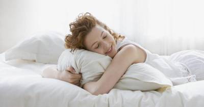 Как правильно выбрать высоту и наполнитель подушки, чтобы утром просыпаться с удовольствием