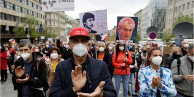 В Чехии прошли протесты против президента страны Милоша Земана — фоторепортаж