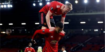 Манчестер Юнайтед разгромил Рому, Вильяреал победил Арсенал в первых матчах полуфинала Лиги Европы — видео
