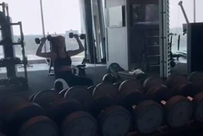 Рита Ора сняла на видео свою тренировку в спортзале и была осмеяна в сети
