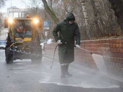 Москвичам рассказали, как столицу убирали после зимы