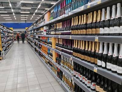 В России задумали ввести минимальную розничную цену на весь алкоголь