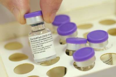 В Филадельфии могут уничтожить более тысячи доз вакцины Pfizer