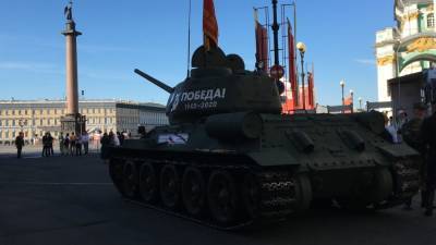 Легендарный Т-34 поведет колонну бронетехники по Дворцовой площади на параде Победы