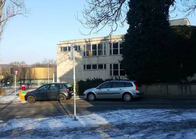 Школа при посольстве РФ в Праге оказалась под угрозой закрытия. Бывшие ученики написали письмо властям