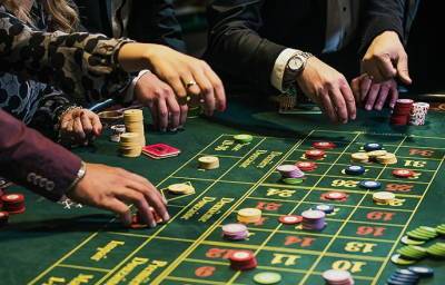 Отель "Днепр", где обещали киберспорт, попросил разрешение открыть казино