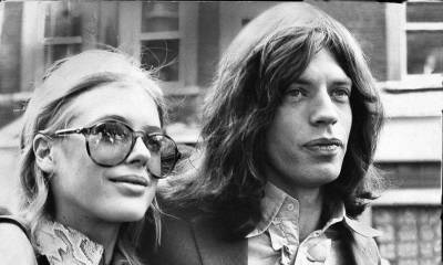 Марианна Фейтфулл, самая знаменитая тусовщица Лондона 60-х годов и первая любовь лидера The Rolling Stones, выпустила новый альбом