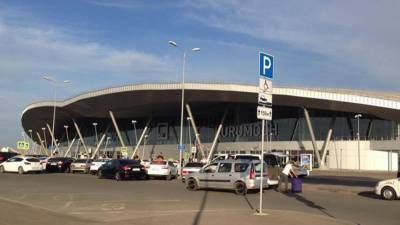 Пассажирский лайнер рейса Тюмень — Сочи экстренно сел в самарском аэропорту