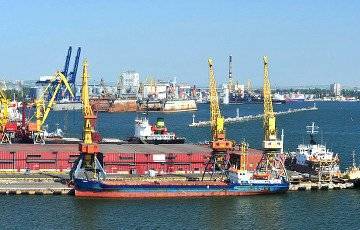 Российским судам могут закрыть заходы в порты ЕС и США