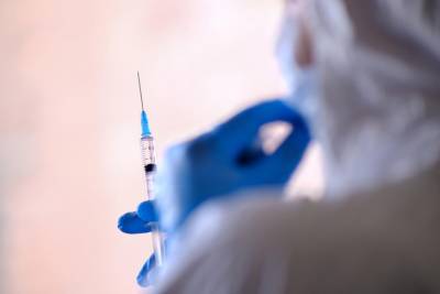 В Украине новый рекорд прививок от коронавируса и еще 120 вакцинированных второй дозой