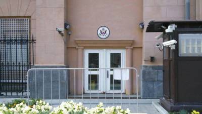 Американское посольство в РФ остановит обработку заявок на неиммиграционные визы