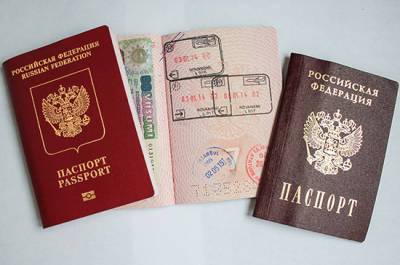 Американцам с истекающей визой рекомендовали уехать из России до 15 июня