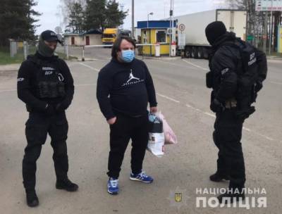 Из Украины выдворили российских криминальных «авторитетов»