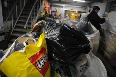 Уборщицы столичного магазина выносили из него товары под видом мусора в течение месяца
