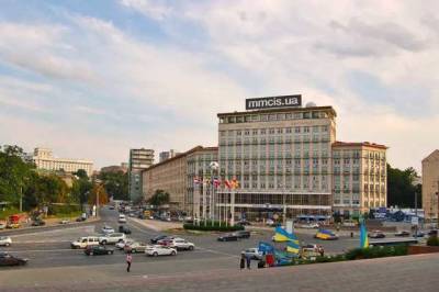 В гостинице «Днепр», которую купили ставленники российских олигархов, обещали площадку для киберспорта, а открывают казино