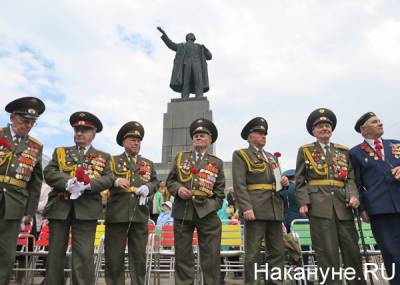 Свердловских ветеранов провакцинируют от ковида для участия в Параде Победы