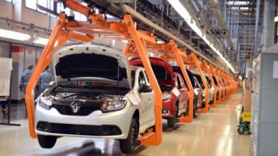 «АвтоВАЗ» остановил сборку двух моделей Renault