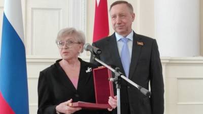 Губернатор Петербурга вручил государственные награды Алисе Фрейндлих и Михаилу Боярскому