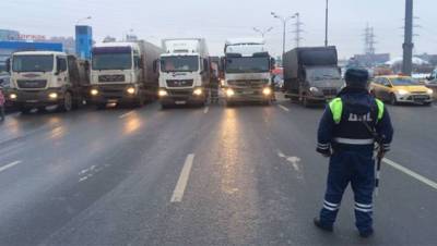 В Москве отложили ввод ограничений для грузовиков на МКАД