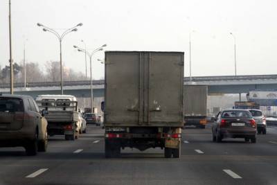 В Москве ввод новых правил въезда грузовиков перенесли из-за праздников
