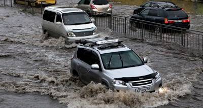 Потоп на Нубарашенской трассе в Ереване: авария на трубопроводе затопила дорогу