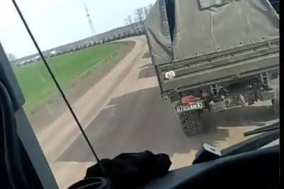 Появилось новое видео переброски российской военной техники возле границы Украины