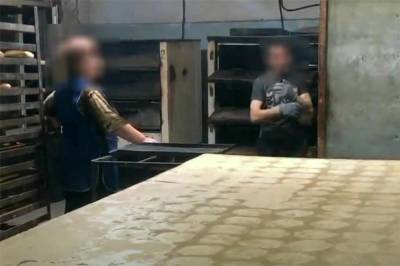 В Астрахани закрыли пекарню, где нелегально работали граждане Туркменистана. Им грозит депортация
