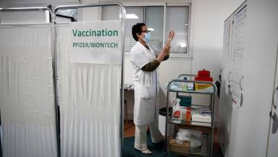Pfizer и BioNTech подали заявку на применение вакцины от COVID-19 для подростков в ЕС