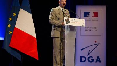 Согласно опросам, 49% французов приветствовали бы взятие власти военными