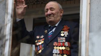 Путин поздравил ветеранов с наступающим Днем Победы