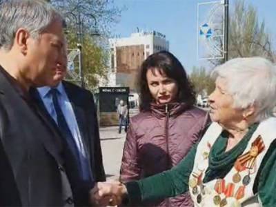 "В следующий раз встретимся – палкой получишь": 90-летняя бабушка-ветеран отчитала Володина
