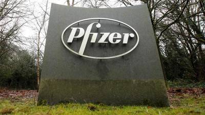 Pfizer и BioNTech подали запрос в ЕС на применение вакцины среди подростков