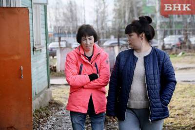 Жильцы аварийного дома в Сыктывкаре «провалились» в собственной квартире