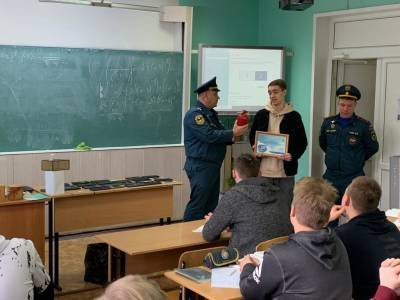 Трое нижегородских подростков награждены за тушение сухой травы