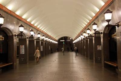 Наземные вестибюли двух станций метро будут закрыты на майские праздники