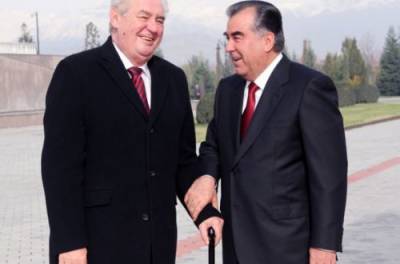 В Чехии увидели связь между визитом Земана в Таджикистан и взрывами на складах