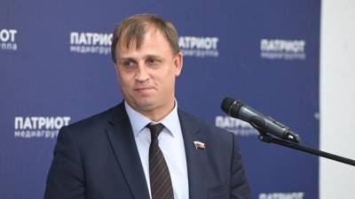 Депутат Вострецов посоветовал провести майские праздники в кругу семьи