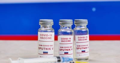 В Турции одобрили использование российской вакцины "Спутник V"