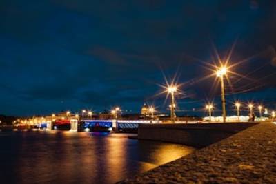 Развод петербургских мостов в ночь на 2 и 10 мая отменили