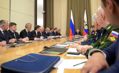 Путин в мае проведет в Сочи серию оборонных совещаний