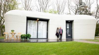 Пара из Нидерландов переезжает в напечатанный на 3D-принтере дом