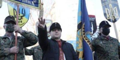 Мужчина объяснил свой жест. Рабинович обратился в полицию из-за якобы нацистского приветствия на марше в честь СС Галичина