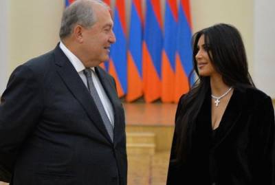 Президент Армении написал благодарственное письмо Ким Кардашьян и Шер: Отличная работа, Ким!