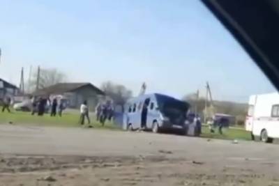 Автобус с девочками-баскетболистками столкнулся с КамАЗом: пятеро погибли
