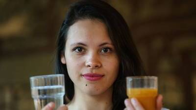 Пять месяцев после коронавируса: жительница Гессена все еще не может отличить сок от воды