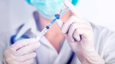 В центральной медсанчасти начали прививать пациентов вакциной «КовиВак»