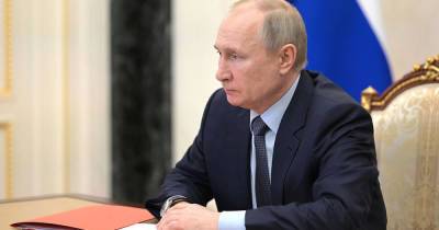 Путин подписал закон о штрафах за неуказание статуса СМИ-иноагента